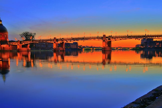 Garonne passant par des villes pour se jeter dans la mer