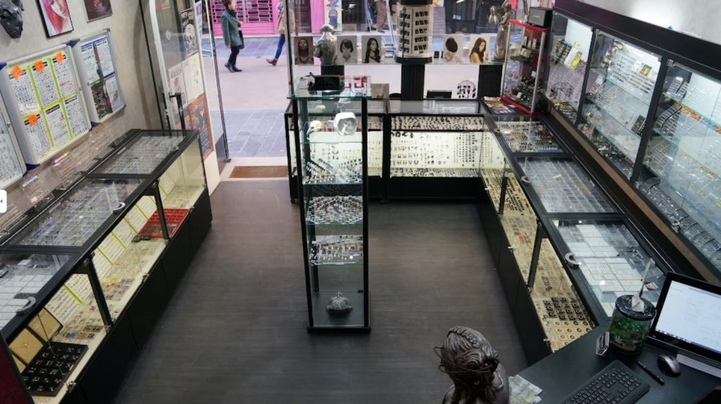 interieur boutique tattoo et piercing shop percikopat rue sainte catherine bordeaux